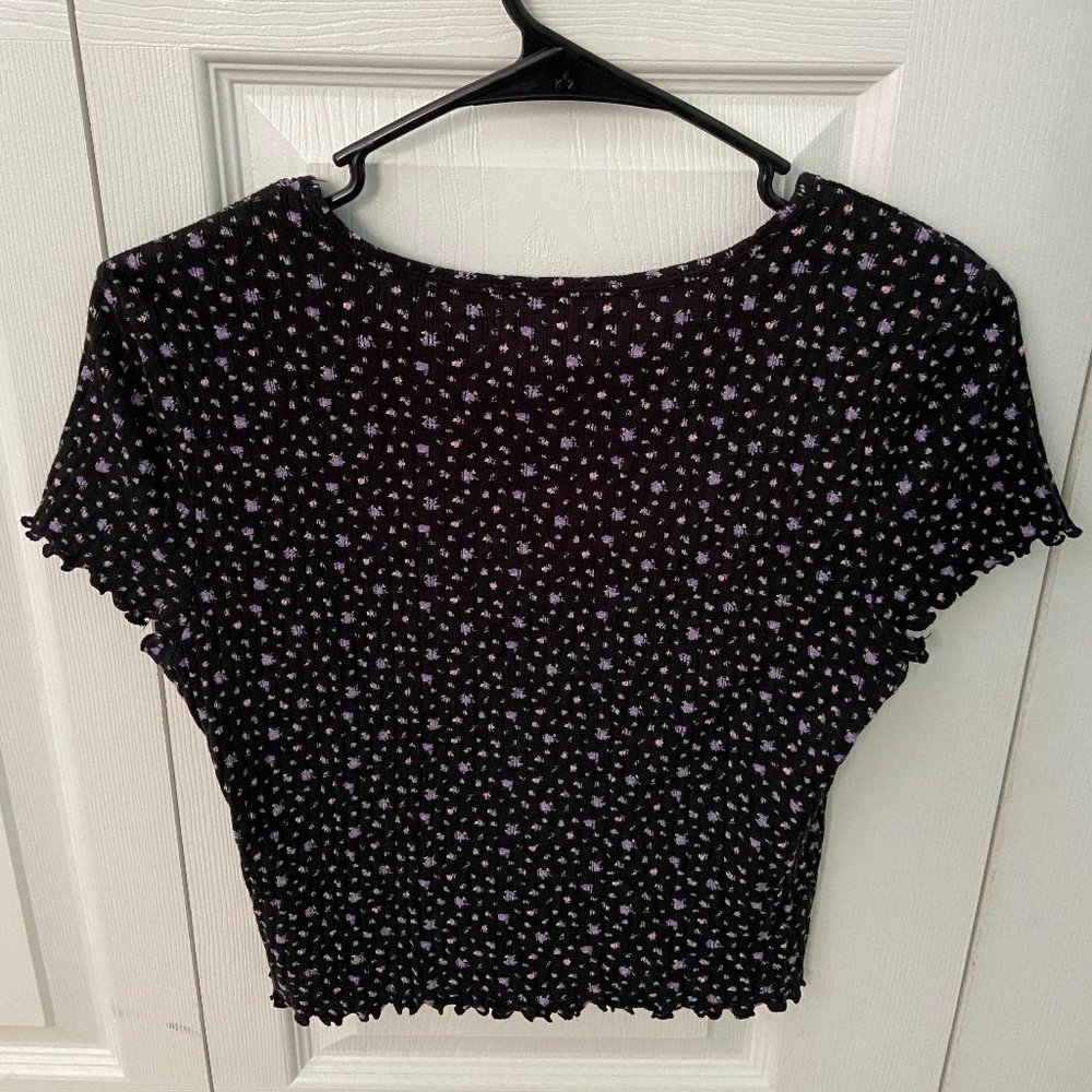 American Eagle Floral Lettuce Trim Top - Picture 2 of 4